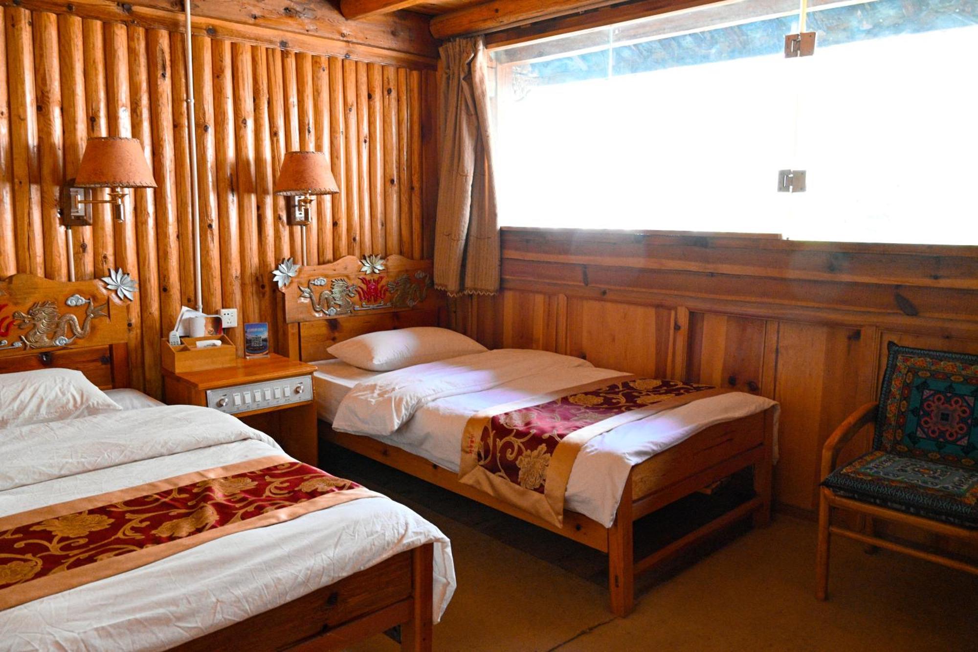 Tiger Leaping Gorge Sean'S Spring Guesthouse Shangri-La Quarto foto